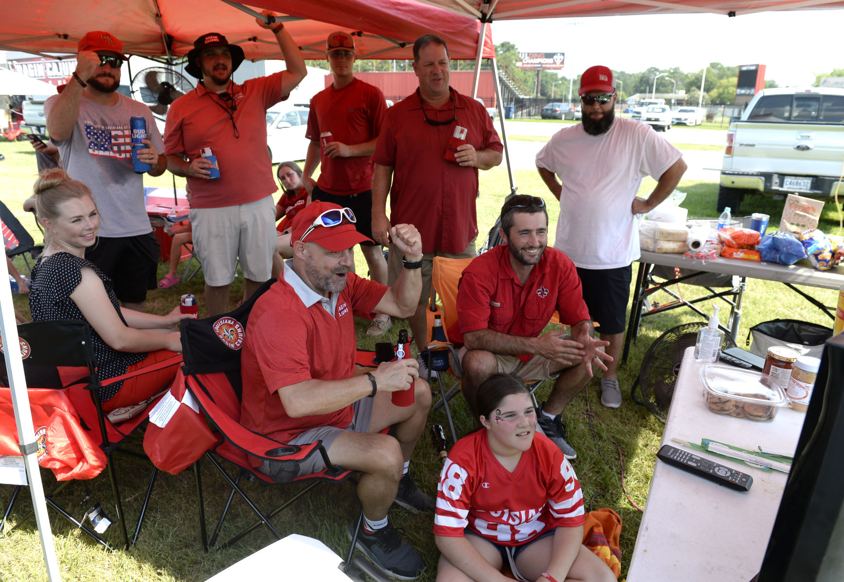 ACA.tailgating004.090819.jpg